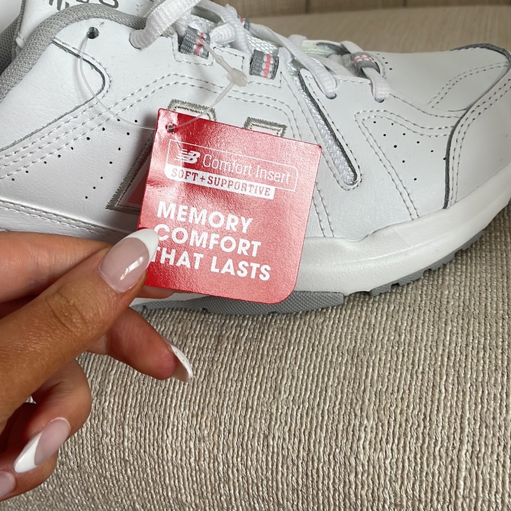 New Balance white and pink sneakers size 7.5 - Picture 7 of 7